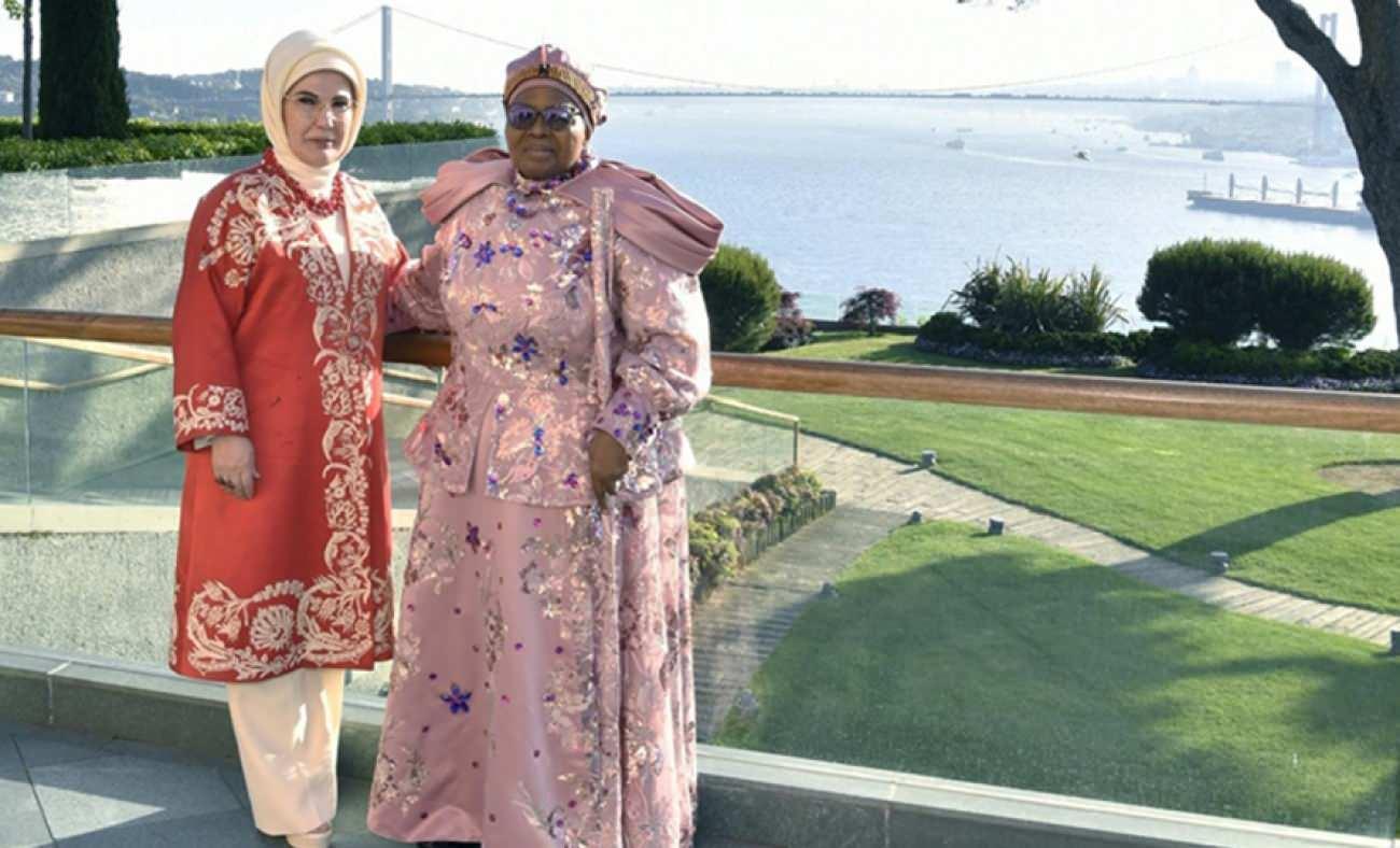 Emine Erdoğan Esvatini Ana Kraliçesi Ntfombi Tfwala ile bir araya geldi