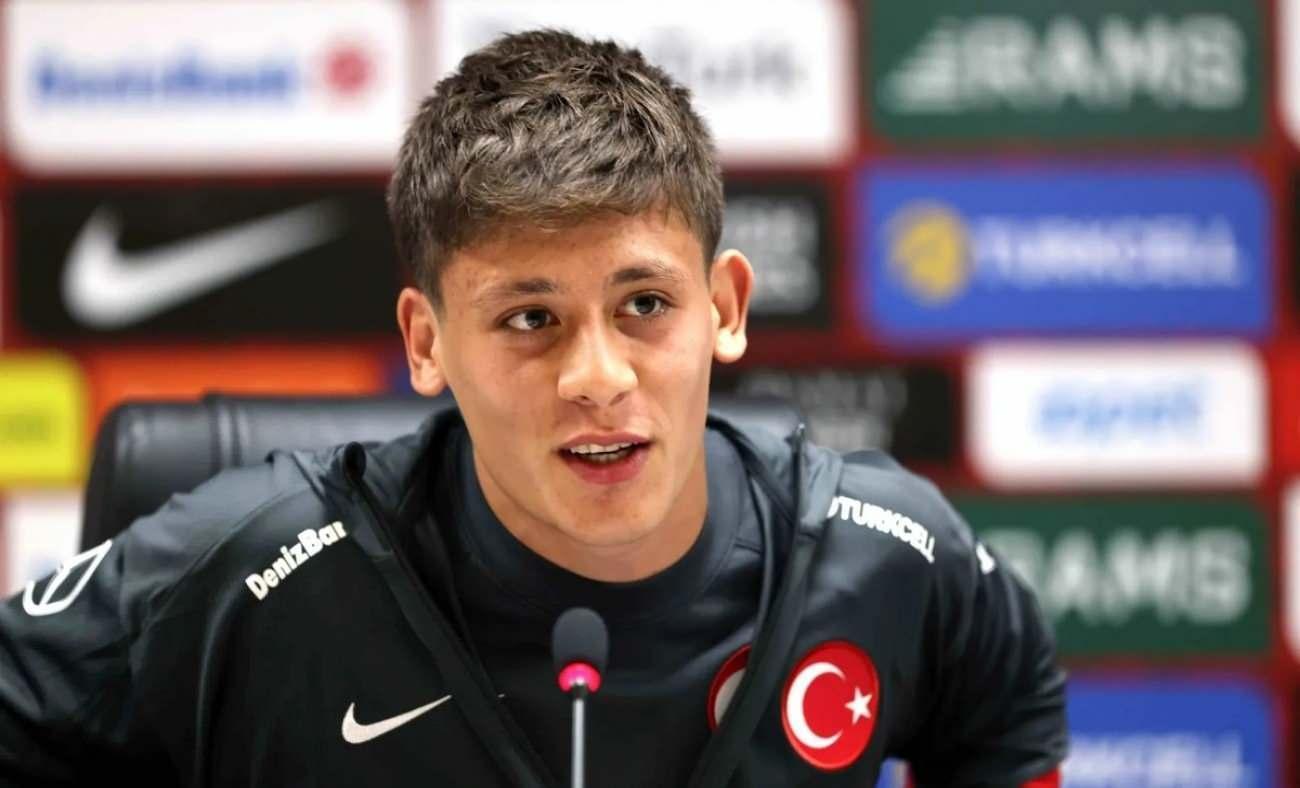 Israrlara dayanamadı! Arda Güler'in şarkı söylediği anlar gündem oldu