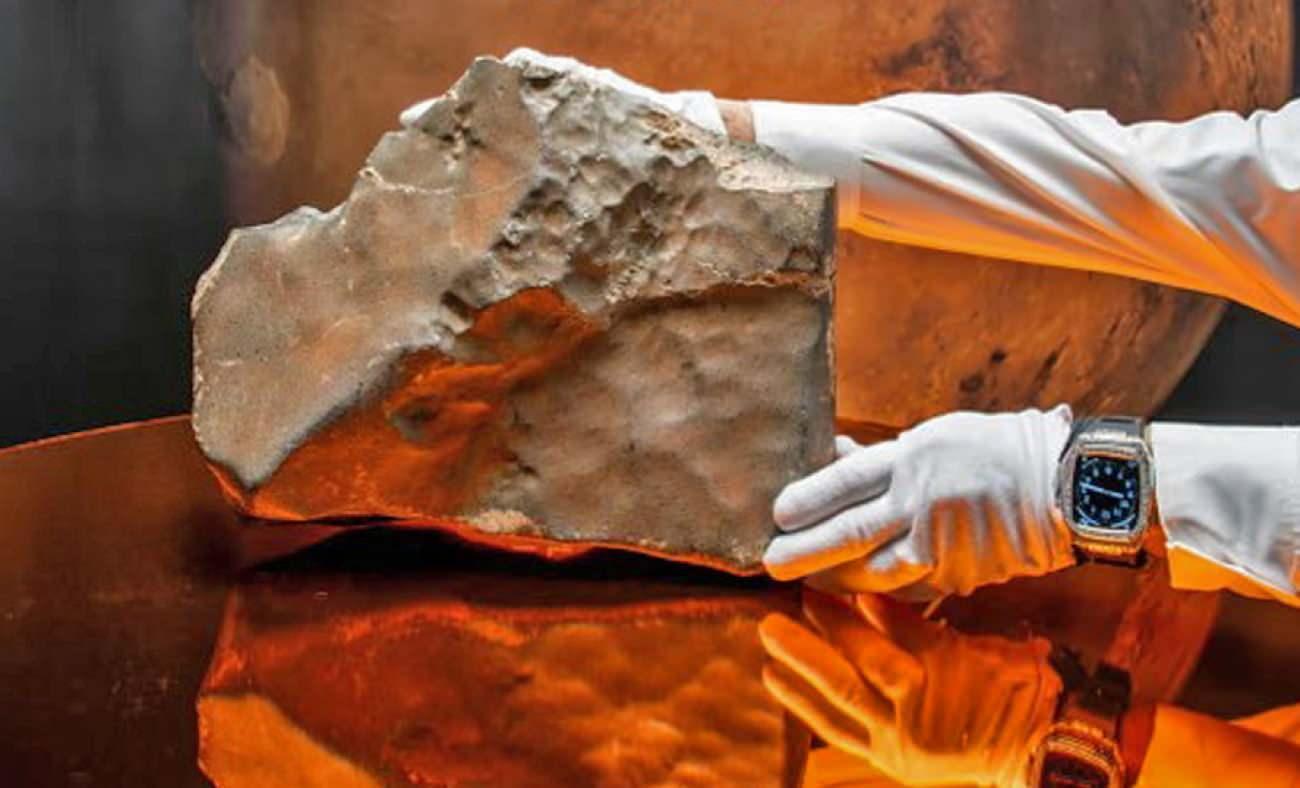 Bir taş 5,3 milyon dolara satıldı! Taşın özelliği ilgiyi artırdı