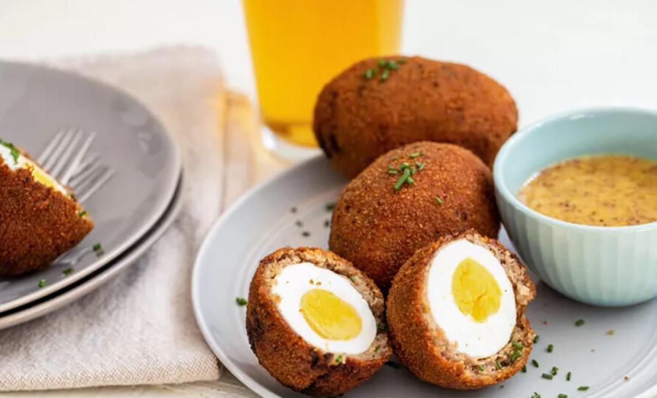 İskoç yumurtası (Scotch eggs) tarifi: Dışı kıtır, içi sürpriz dolu