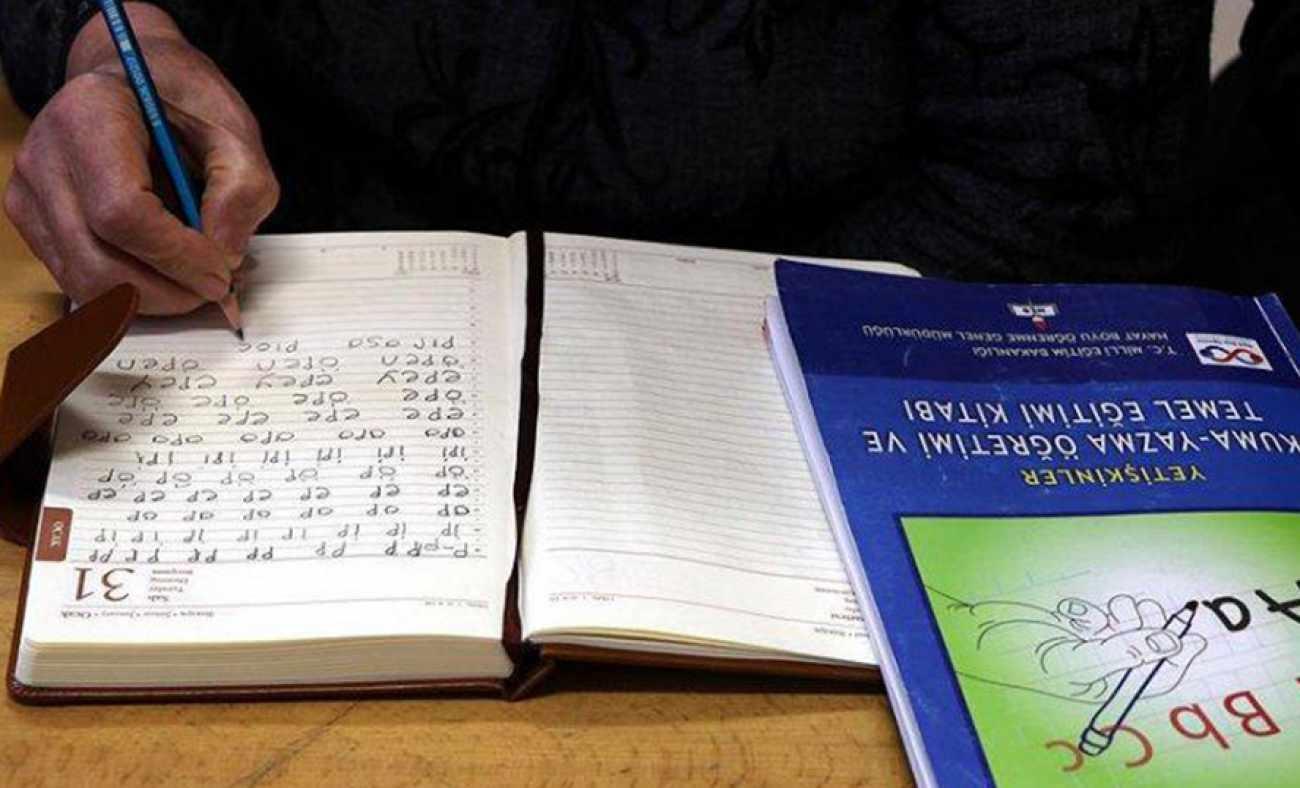 "Okuryazarlık Seferberliği" ile yaklaşık 1,9 Milyon kişiye okuma yazma öğretildi