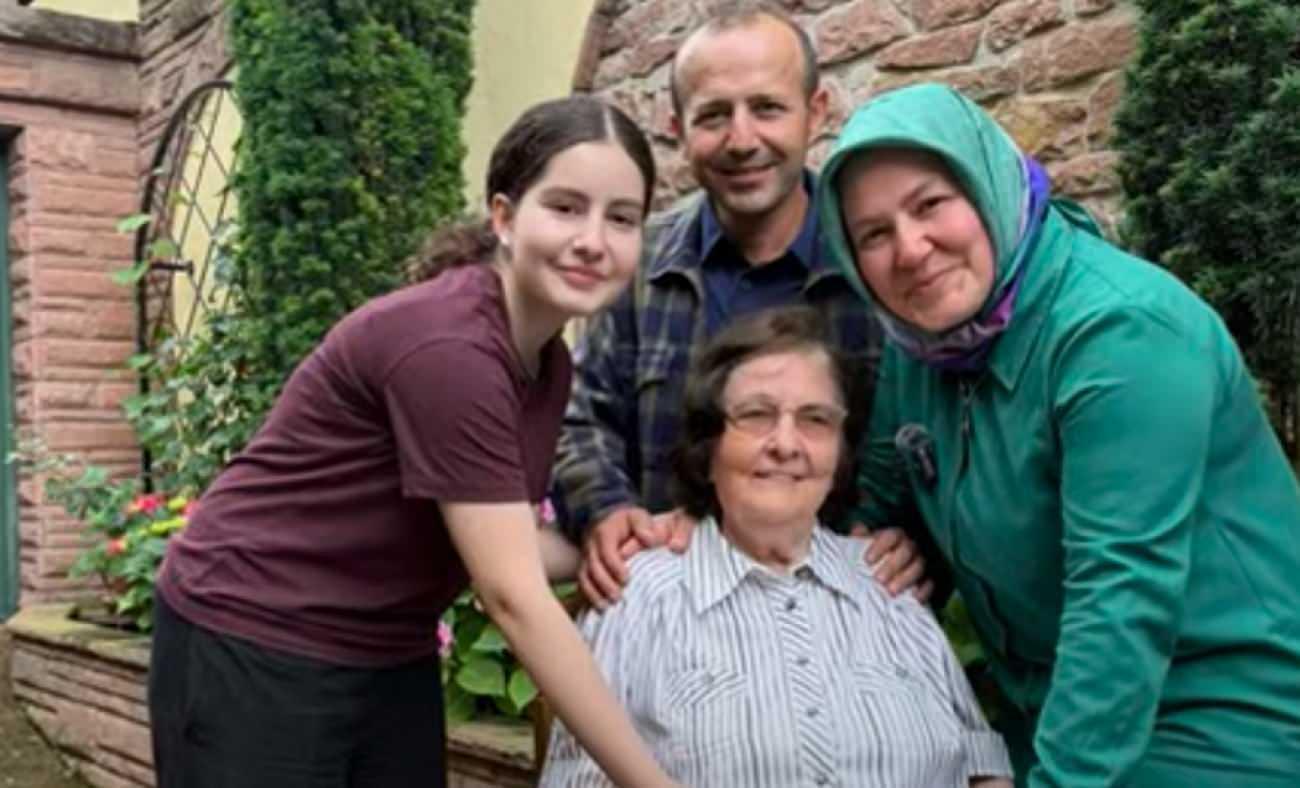 Vefanın sembolü oldu: Alman çift kendisine yapılanı unutmadı Türk aileye evini miras bıraktı!