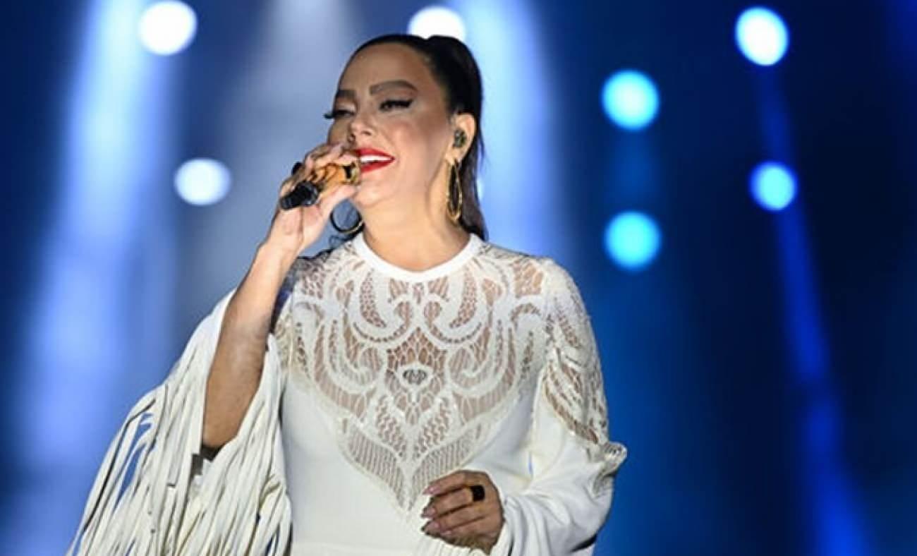 Ebru Gündeş boşanır boşanmaz soluğu kuaförde aldı! İşte yeni imajı