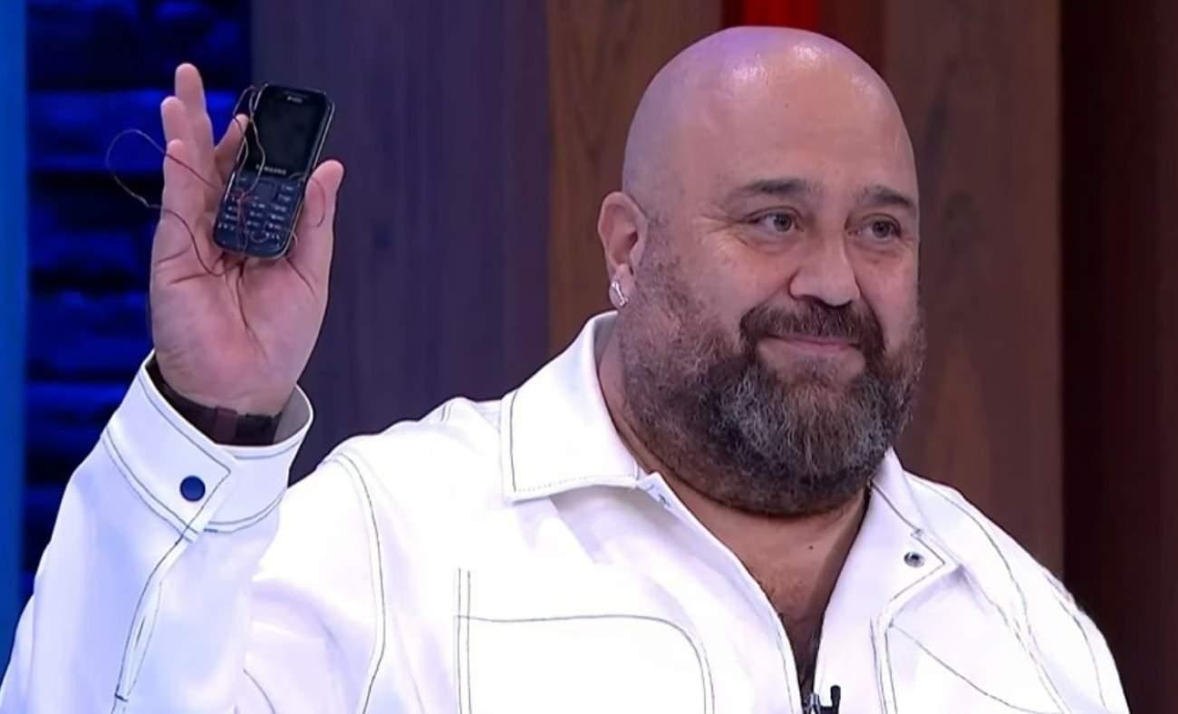 MasterChef'te gizli telefon ifşa edildi: Somer Şef kamera kayıtlarına baktı