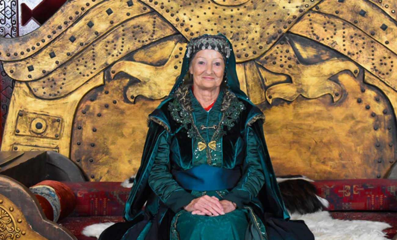 İskoçya'lı kadın, izlediği Türk dizisiyle Müslüman oldu! Dizi setini ziyarete Türkiye'ye geldi