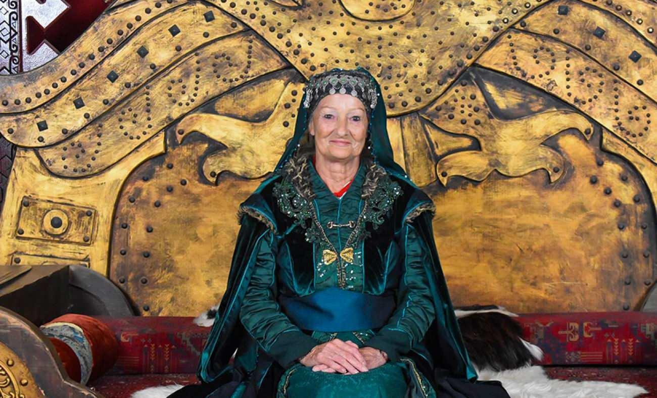 İskoçyalı kadın, izlediği Türk dizisiyle Müslüman oldu! Dizi setini ziyarete Türkiye'ye geldi