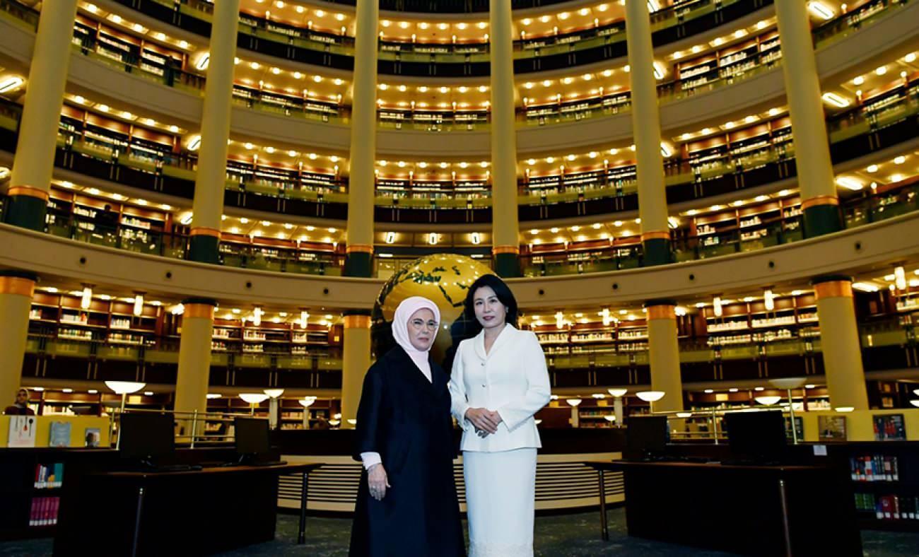Emine Erdoğan, Güney Kore Devlet Başkanı’nın eşi Kim Hea Kyung ile bir araya geldi