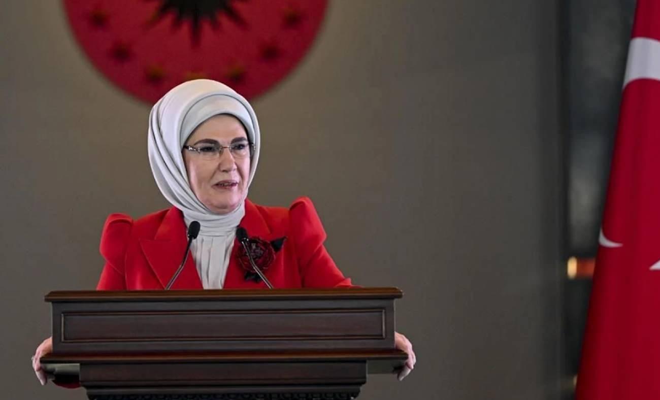 Emine Erdoğan'dan "24 Kasım Öğretmenler Günü" mesajı