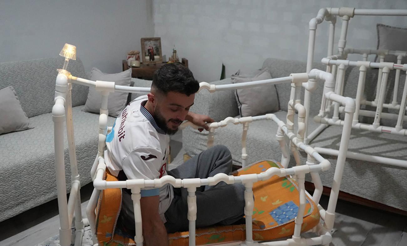 Doğacak kızı için borudan beşik yaptı! İçine girip test eden tesisatçının o anları gündem oldu