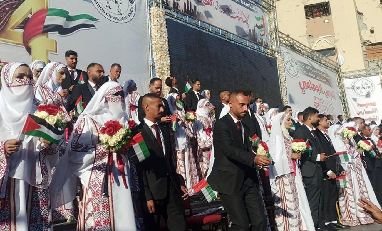 Gazze'de 54 çift savaşın gölgesinde dünyaevine girdi!