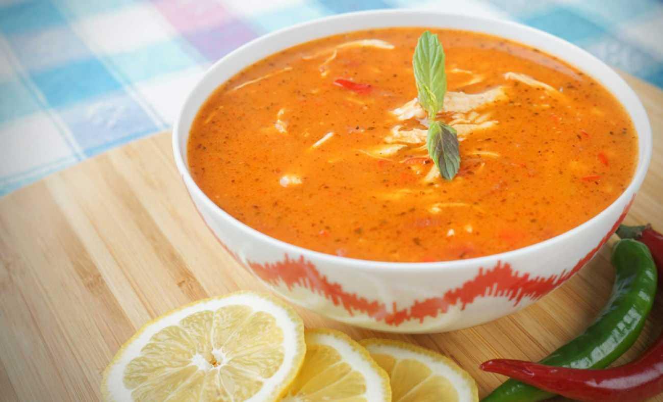Kışa şifa katan pratik tavuklu sebze &ccedil;orbası tarifi