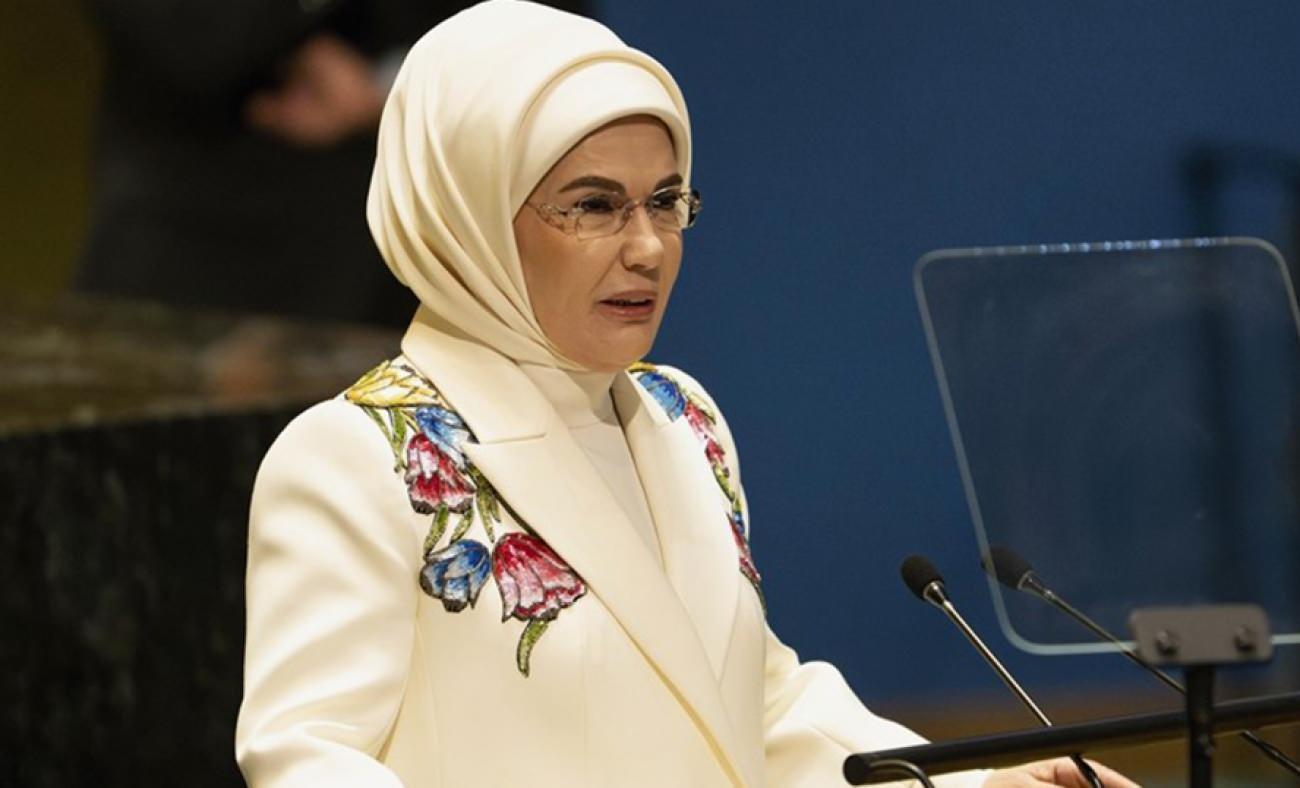 Emine Erdoğan'dan &lsquo;T&uuml;rkiye Dokuma Atlası-Kumaşın Hafızası&rsquo; sergisine ilişkin paylaşım