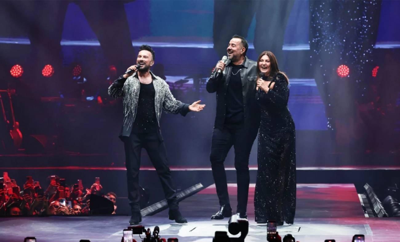 Tarkan konserinde bu kez Sibel Can ve Ata Demirer'i konuk etti!