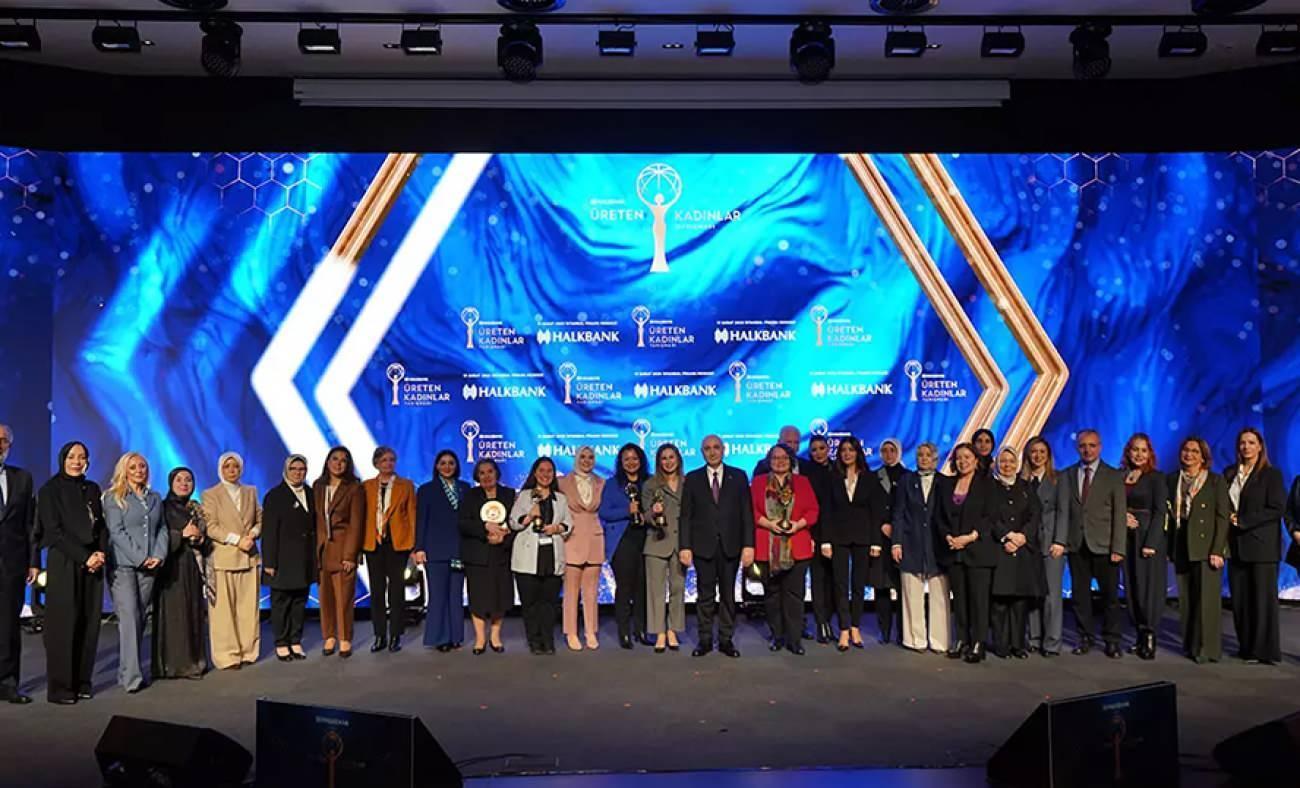 &Ouml;d&uuml;ller sahiplerini buldu: Halkbank&rsquo;tan &uuml;reten kadına 125 milyar liralık finansman!