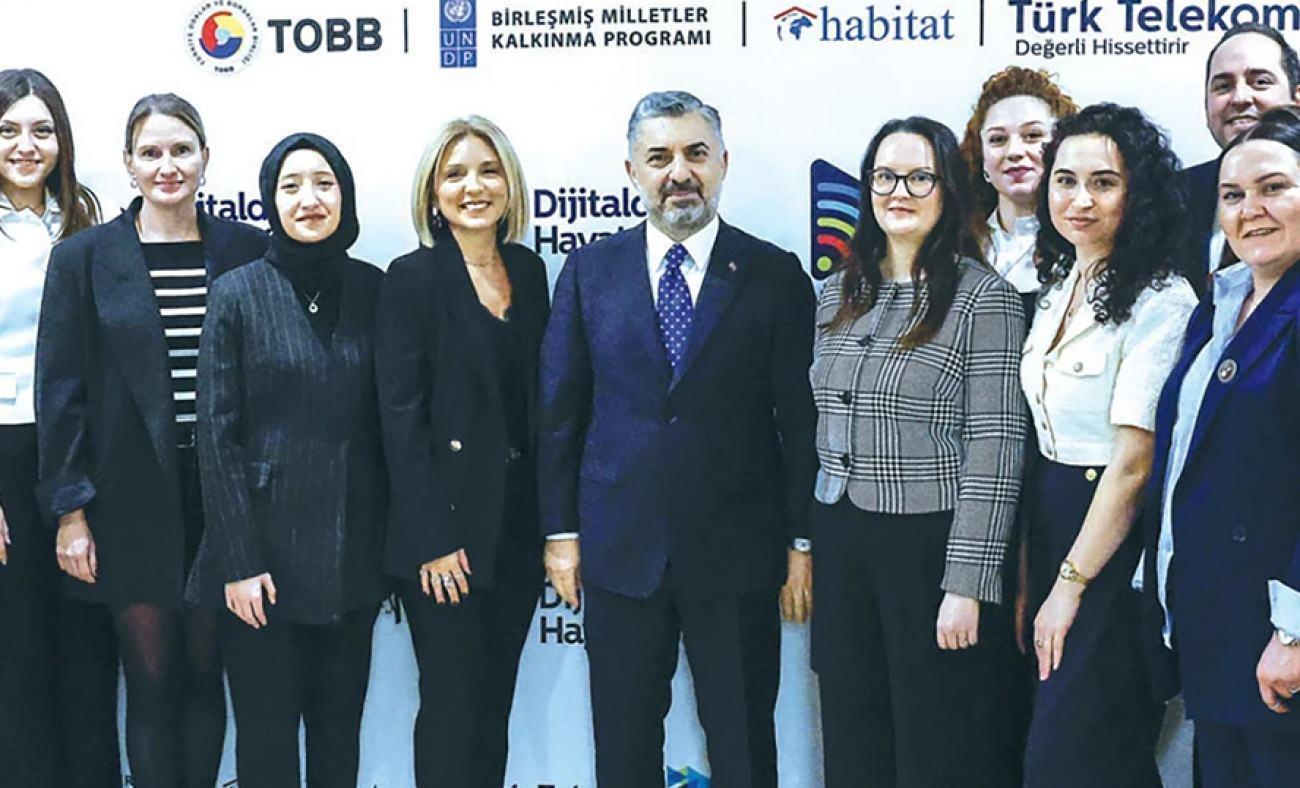T&uuml;rk Telekom "Dijitalde Hayat Kolay" projesiyle 6 yılda 50 bin kadına ulaştı!