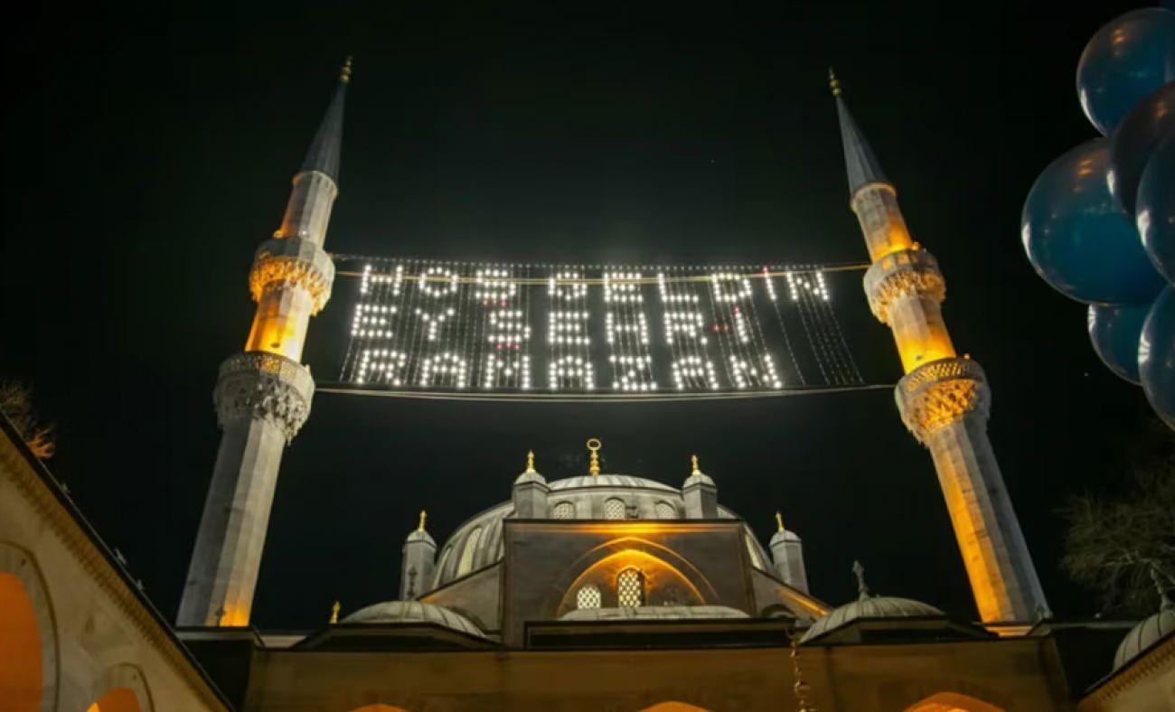 Areda Survey a&ccedil;ıkladı: Ramazan s&uuml;slemeleri tartışmasında halkın cevabı belli!