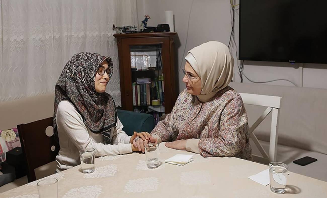 Emine Erdoğan'dan iftar sofrasına konuk oldukları Kayacık ailesine teşekk&uuml;r paylaşımı