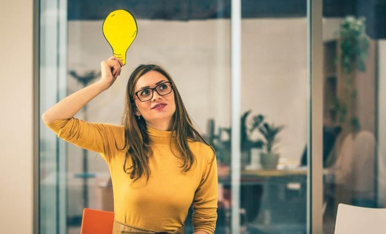 Uzmanlar a&ccedil;ıkladı: Herkese tuhaf gelen ama y&uuml;ksek zekanın belirtisi olan davranışlar!