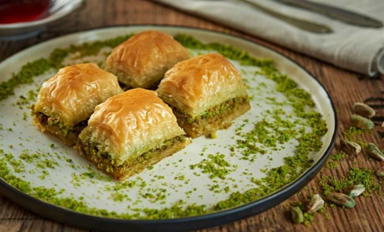 Bayramda kalbi tehdit eden"şerbetli" tuzak: Baklava t&uuml;ketirken nelere dikkat edilmeli?
