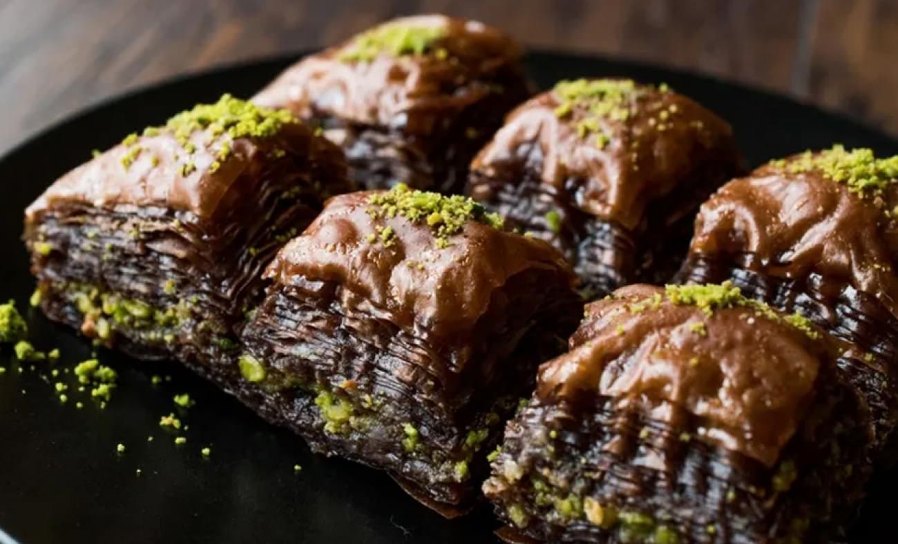 &Ccedil;ıtır &ccedil;ıtır &ccedil;ikolatalı baklava nasıl yapılır? En kolay &ccedil;ikolatalı baklava tarifi