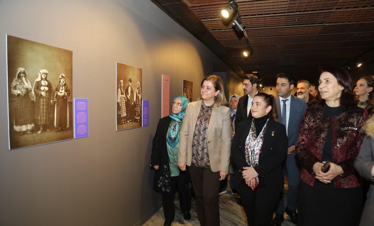 "19. Asırda Osmanlı Coğrafyasında Kadın" sergisi ziyarete a&ccedil;ıldı