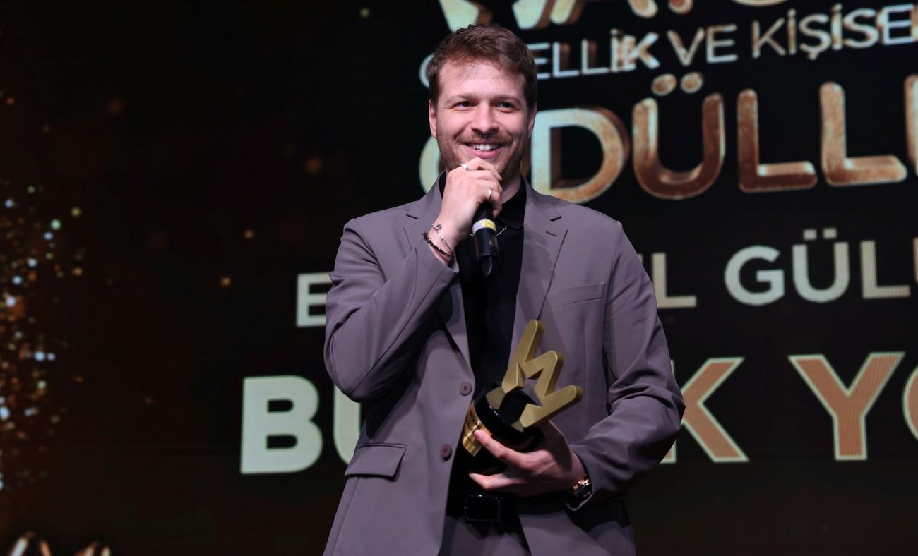 12. Watsons G&uuml;zellik &Ouml;d&uuml;lleri&rsquo;nde yıldızlar ge&ccedil;idi! &Uuml;nl&uuml;ler &ouml;d&uuml;llerine kavuştu