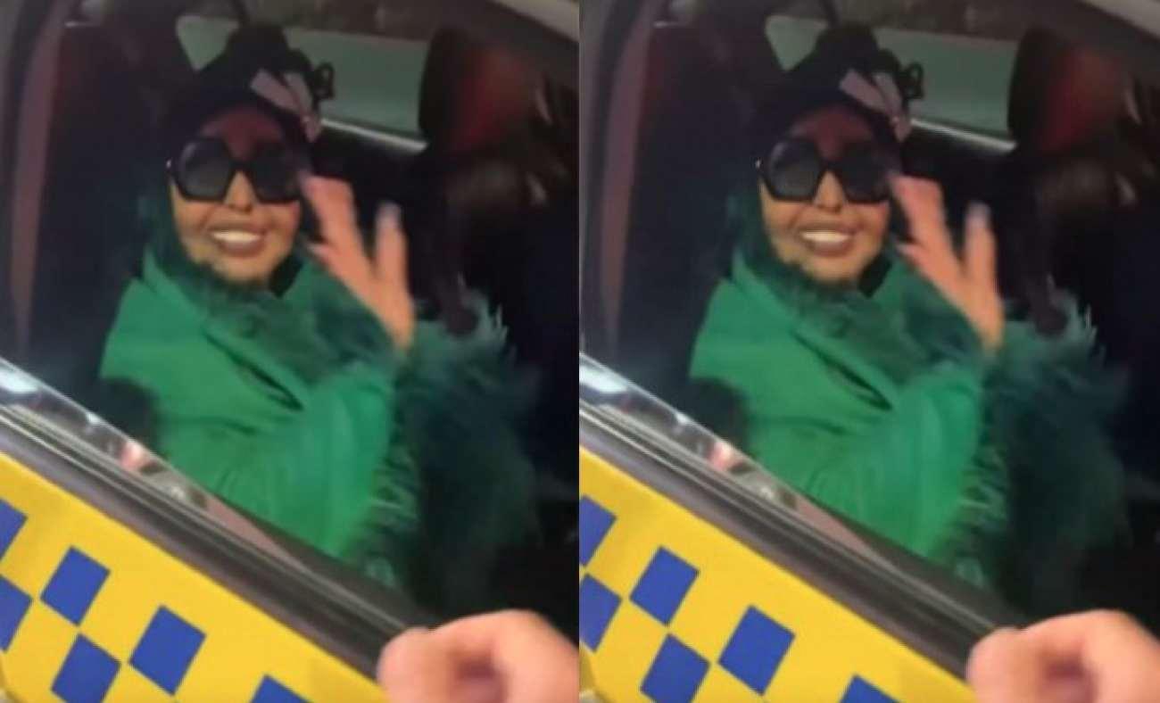 B&uuml;lent Ersoy hayranın tepkisiyle yerinden sı&ccedil;radı!