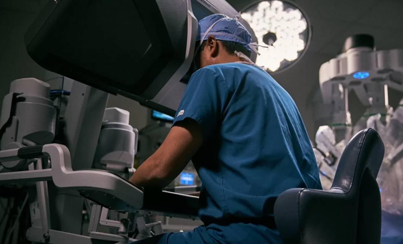 Kalp cerrahisinde devrim: Robotik teknoloji ile k&uuml;&ccedil;&uuml;k kesi, b&uuml;y&uuml;k avantaj!