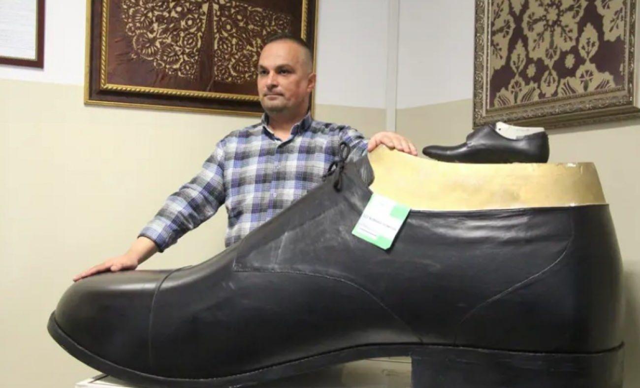 Bolu'da &uuml;retilen ayakkabı herkesi şaşkına &ccedil;evirdi! Tam tamına 22 numara