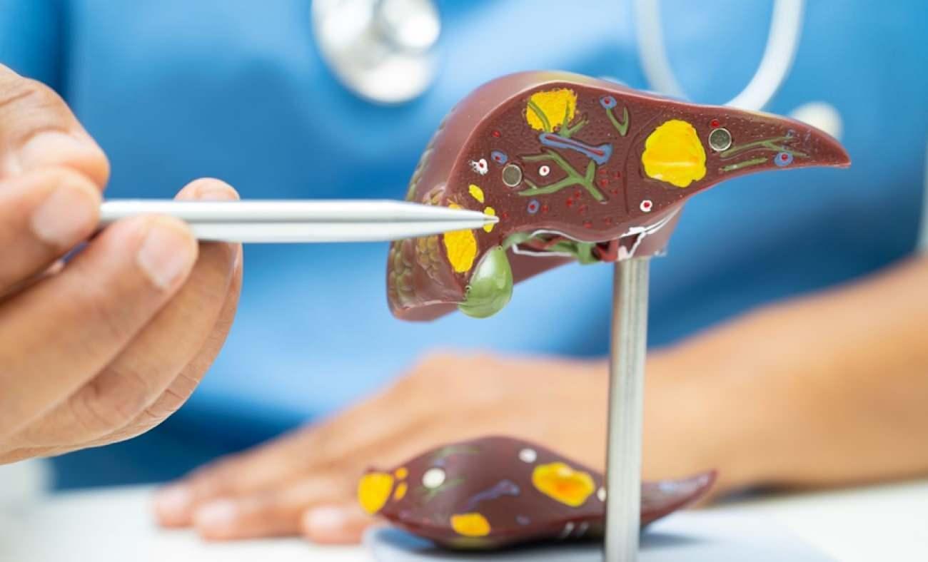 Nefes darlığı ve karın şişkinliğiyle geldi: 20 santimetrelik dev kist ameliyatla &ccedil;ıkarıldı!