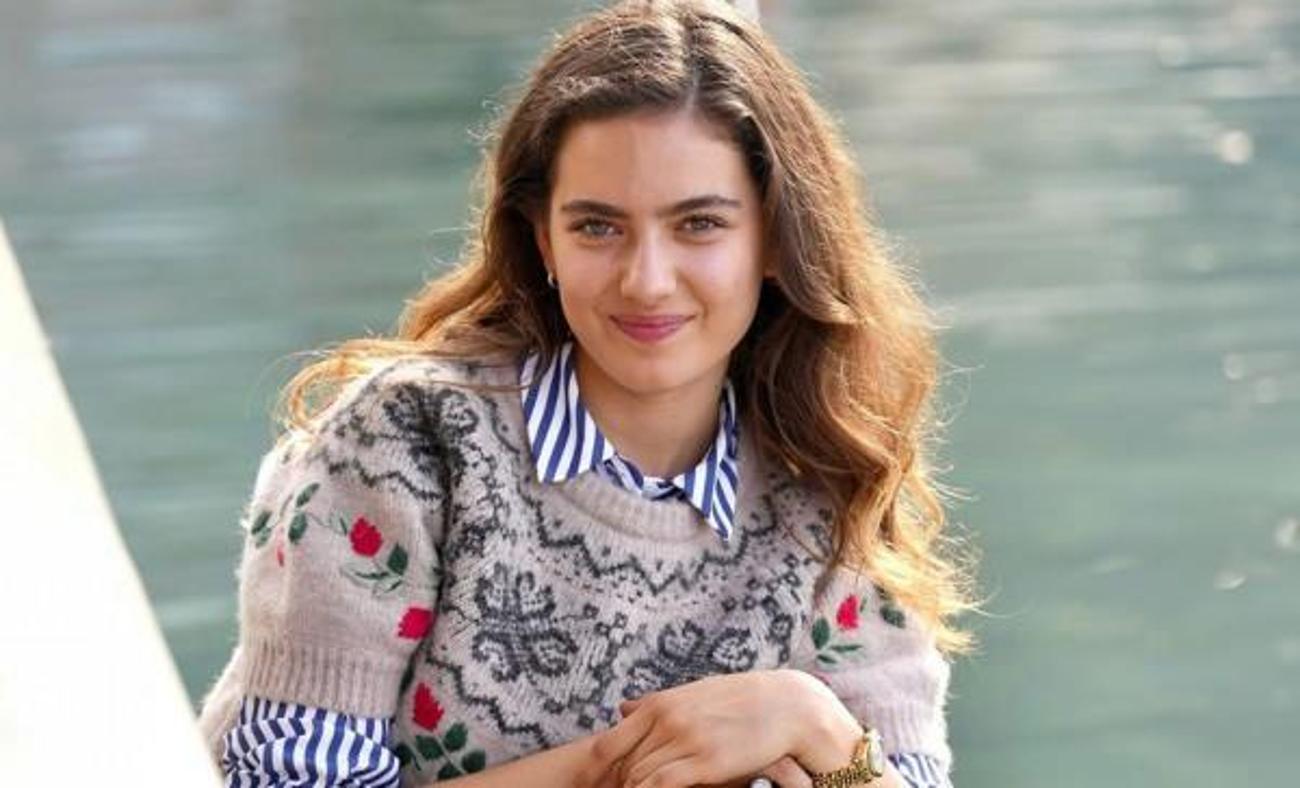 Taşacak Bu Deniz'in Eleni'si Ava Yaman'dan samimi itiraf! "Fotoğraf &ccedil;ekmek i&ccedil;in gelmiyorlar"