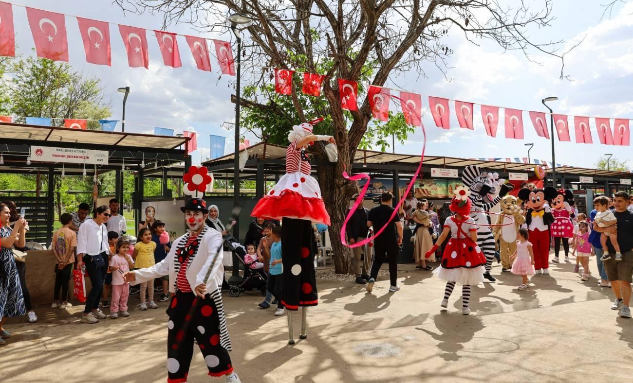 Aileler i&ccedil;in renkli buluşma: 2&rsquo;nci anne bebek festivali 