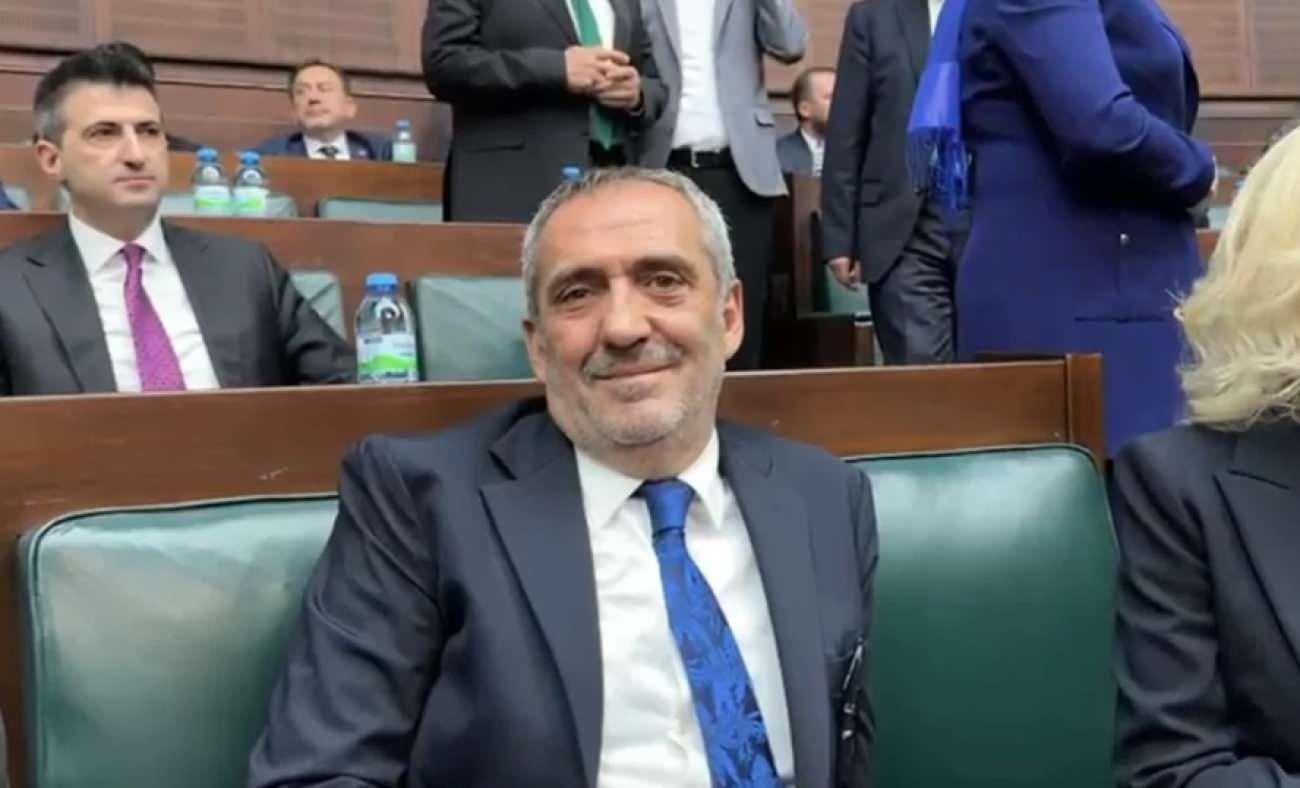 AK Parti Grup Toplantısı'na katılan Yavuz Bing&ouml;l: Siyasetten kopamıyorum