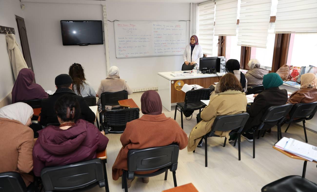 KOMEK&rsquo;te kayıt heyecanı başladı! Binlerce kişiye &uuml;cretsiz eğitim fırsatı