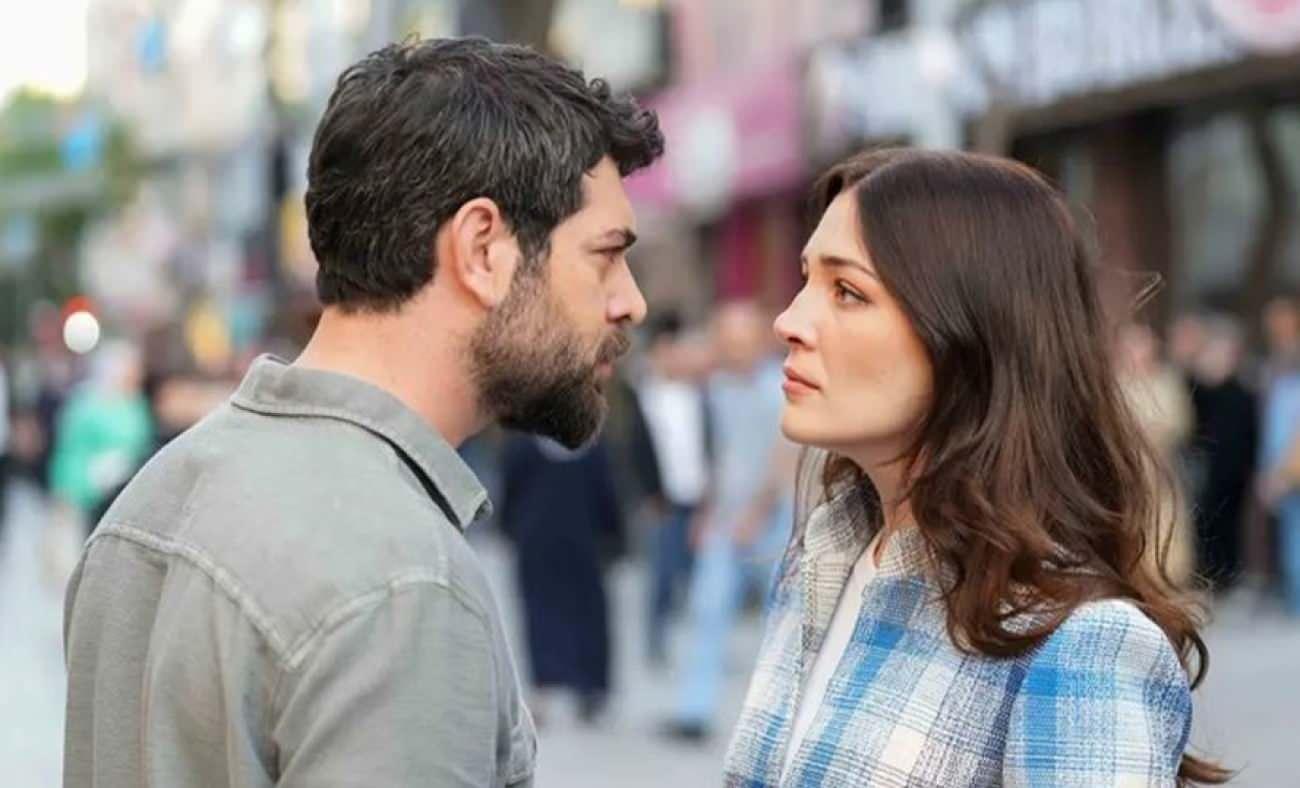 Dizi setindeki senaryo ger&ccedil;ek oldu: Kavga eden oyunculara m&uuml;dahale etti!