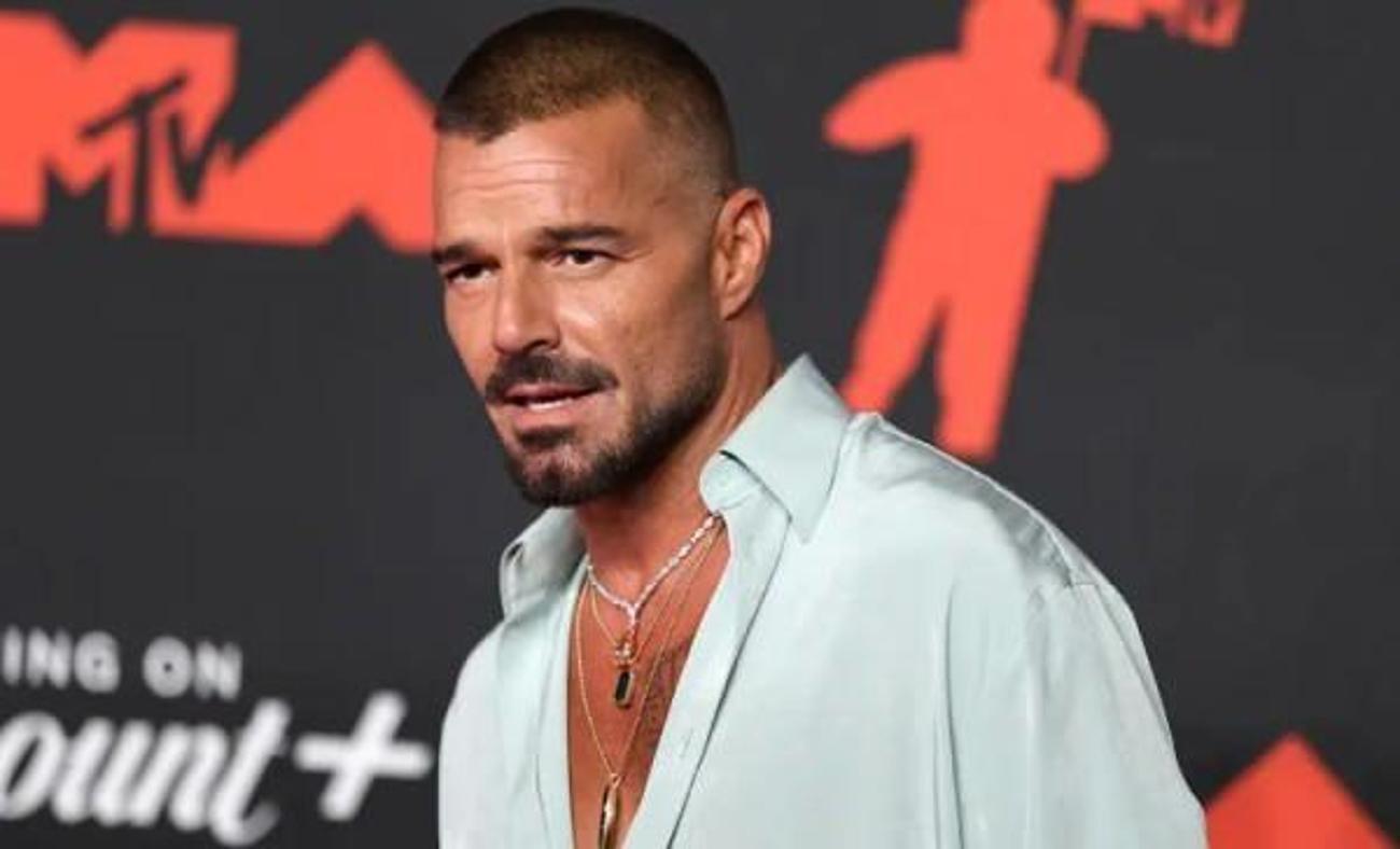 Y&uuml;zyıllardır T&uuml;rkiye'de devam eden geleneği talep etti: Ricky Martin'den konser &ouml;ncesi istek