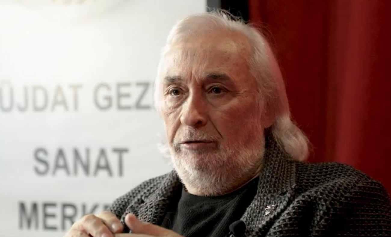 120 milyonu aldı, Atat&uuml;rk b&uuml;st&uuml;n&uuml; geride bıraktı! M&uuml;jdat Gezen'e tepkiler &ccedil;ığ gibi
