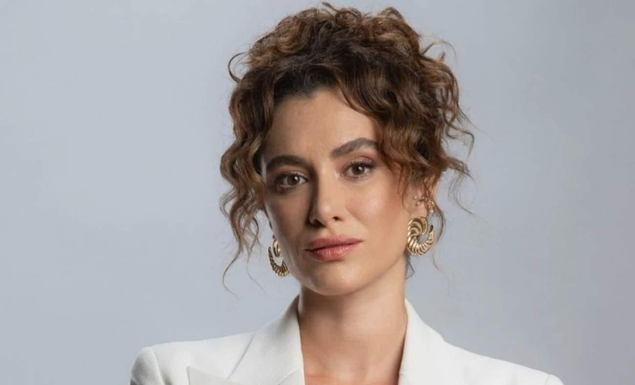 Televizyon d&uuml;nyasının gizli y&uuml;z&uuml;: &Uuml;nl&uuml; oyuncu kadınlar &uuml;zerinde performans baskı var!