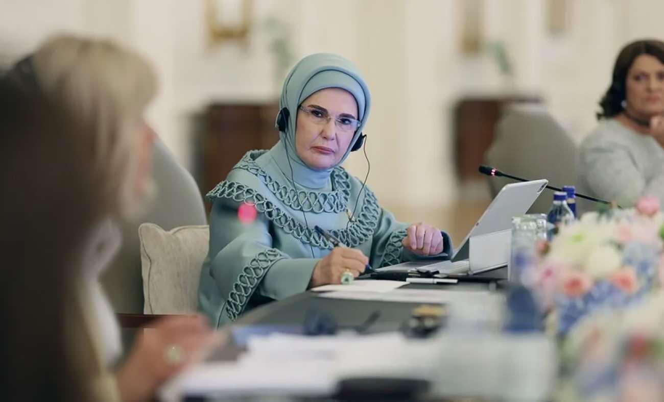Emine Erdoğan, NATO Liderler Zirvesi'nde lider eşleriyle &Ccedil;ankaya K&ouml;şk&uuml;&rsquo;nde bir araya geldi