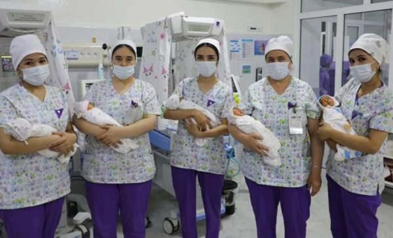 Tıp d&uuml;nyasını şaşırtan doğum! 31 haftalık gebelikte beşiz bebek mucizesi