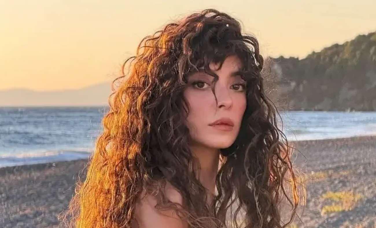 Aylardır evsiz olduğunu s&ouml;yledi: Selin Şekerci'ye dostları evini a&ccedil;tı