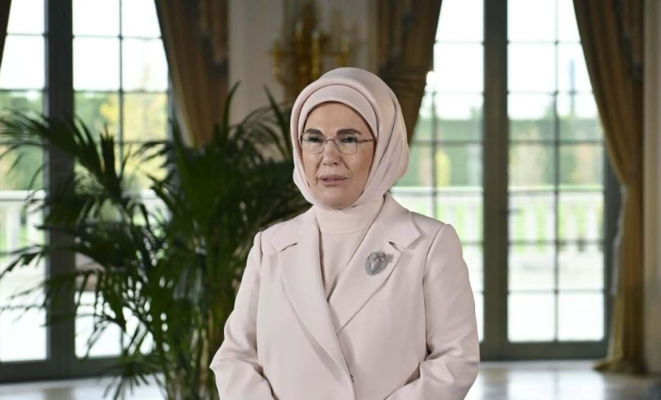 Emine Erdoğan&rsquo;dan 'D&uuml;nya Emzirme Haftası' mesajı: &ldquo;Her damlasında şifa ve sevgi vardır&rdquo;