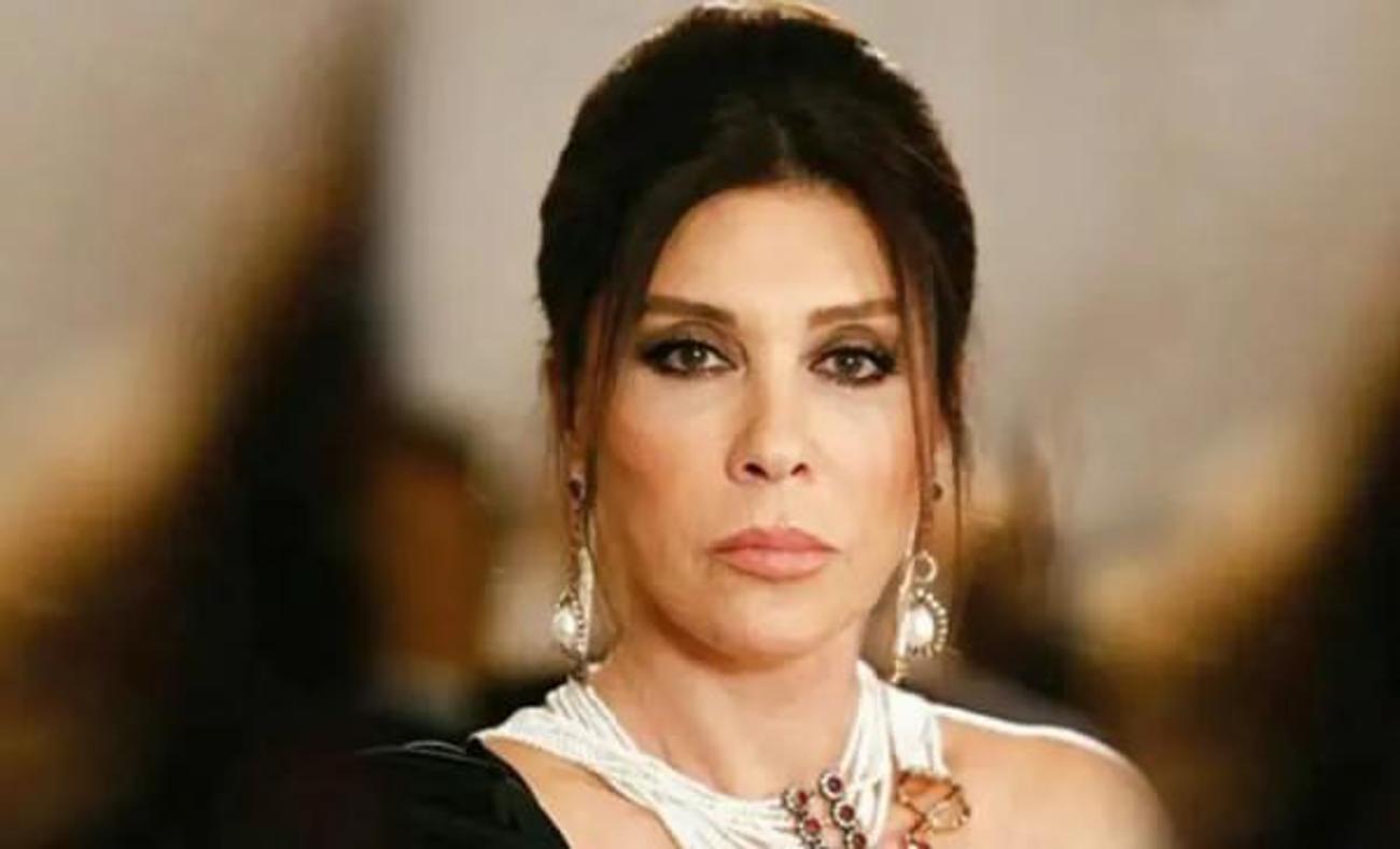 Nebahat &Ccedil;ehre tarzıyla g&ouml;renleri b&uuml;y&uuml;ledi: 'B&uuml;y&uuml;k bir hataya d&uuml;şebiliriz' diyerek uyardı