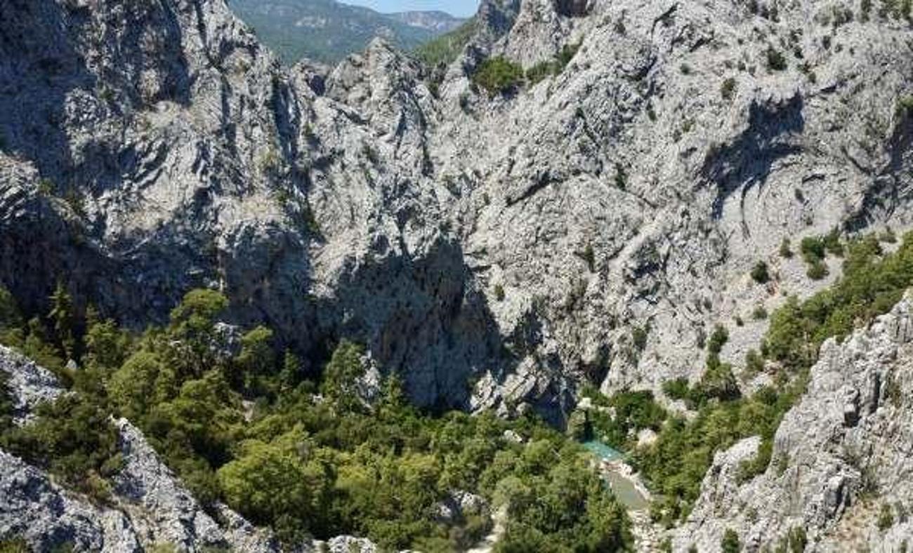 Turistler akın ediyor macera tutkunları doyamıyor: Antalya'nın G&ouml;yn&uuml;k Kanyonu g&ouml;reni b&uuml;y&uuml;l&uuml;yor