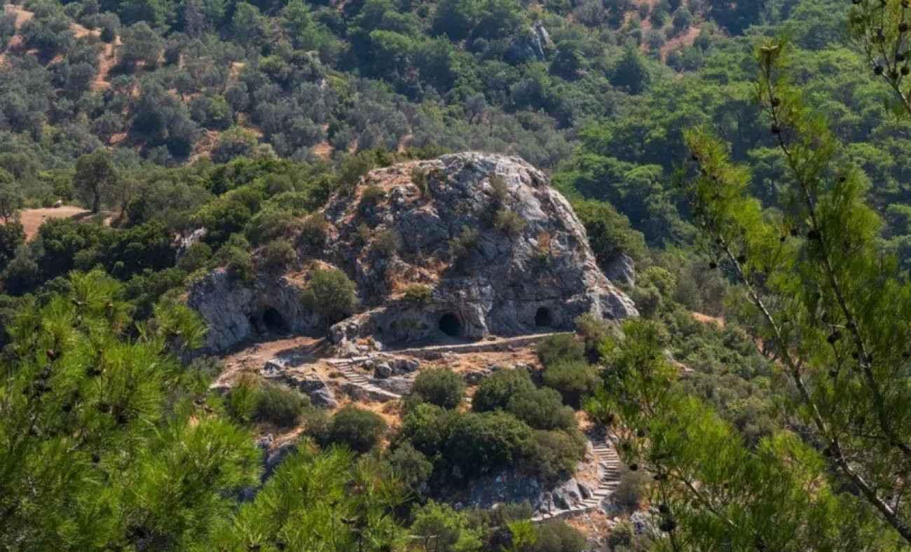 İzmir'in 2 bin yıllık gizemi! Homeros'un &uuml;nl&uuml; destanı bu mağarada yazıldı iddiası