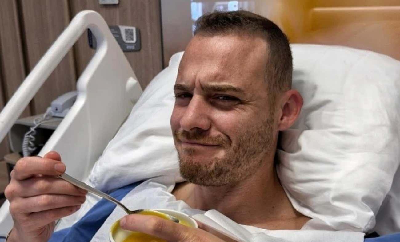 Kerem B&uuml;rsin ameliyat oldu: Sevenlerine sağlık durumunu a&ccedil;ıkladı