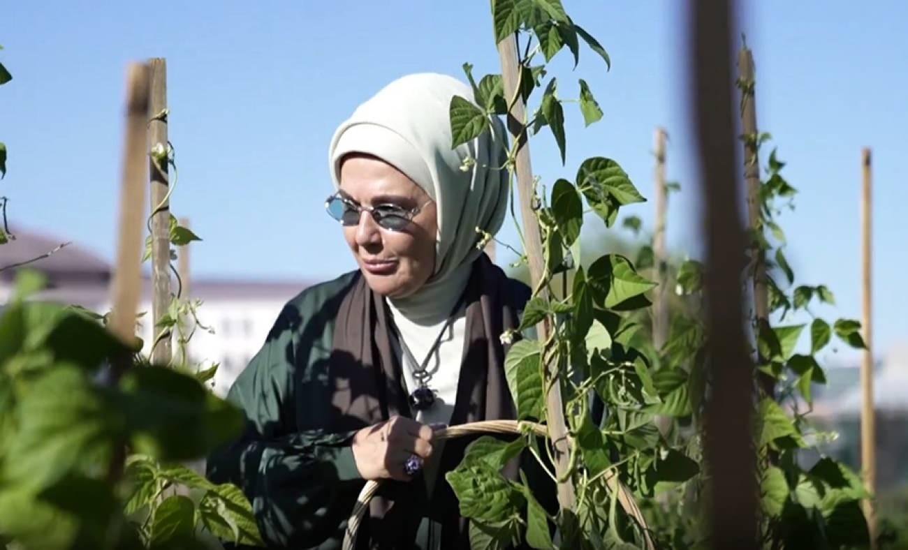 Emine Erdoğan, Milli Botanik Bah&ccedil;esi&rsquo;ni ziyaret etti: "Bitki hazinemizi korumak &ccedil;ok kıymetli"