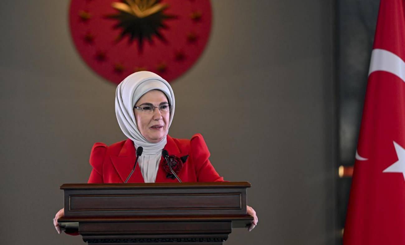 Emine Erdoğan&rsquo;dan Filenin Sultanları&rsquo;na tebrik: "Başarılarınız daim, yolunuz a&ccedil;ık olsun"