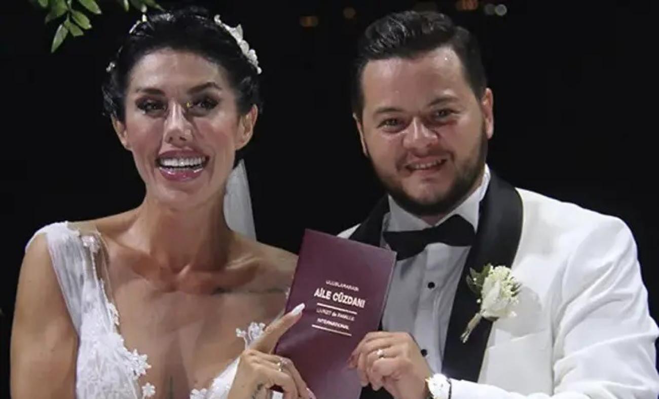 Arka Sıradakiler'in &Ouml;zge'si boşanıyor! Sevda Dalgı&ccedil;, umarım huzurla ayrılırız diyerek duyurdu!