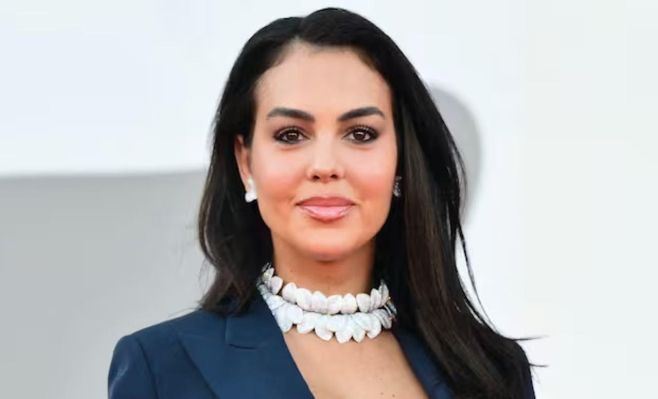 Kameralara poz vermek isterken tepki yağdı! Georginen Rodirguez'in kırmızı halıdaki zor anları